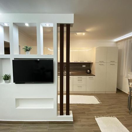 Andrea Apartmanok 2 Хайдусобосло Экстерьер фото